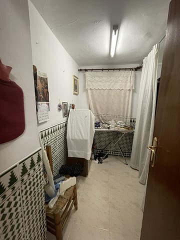 4 soveværelse Villa til salg i Tocon, Illora med garage - € 78.000 (Ref: 8167325)