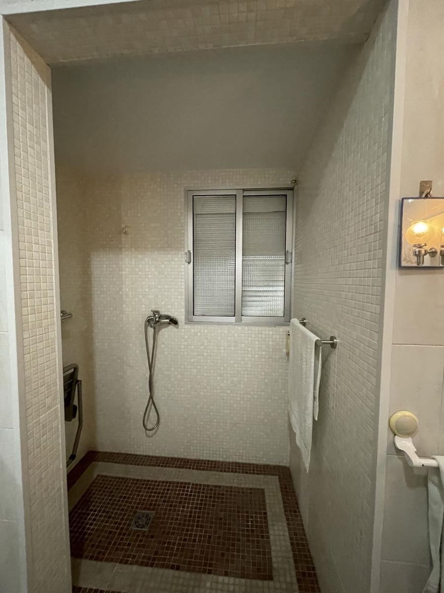 4 bedroom Villa for sale in Tocon with garage - € 78,000 (Ref: 8167325)