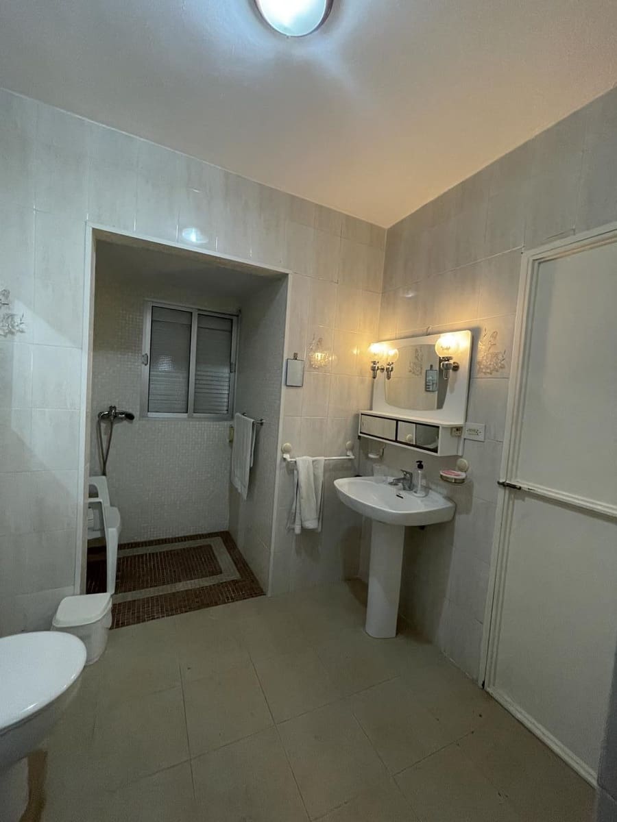 4 bedroom Villa for sale in Tocon with garage - € 78,000 (Ref: 8167325)