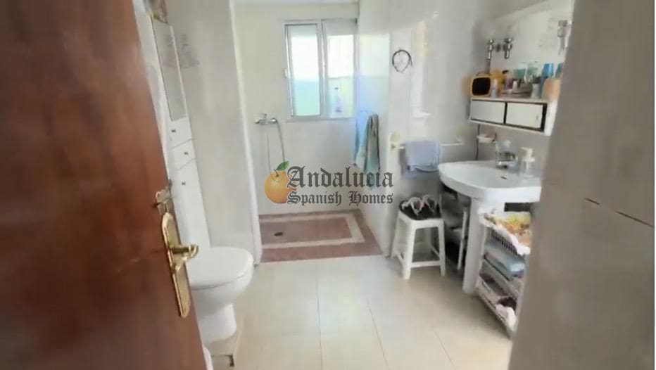 4 soverom Villa til salgs i Tocon med garasje - € 78 000 (Ref: 8167325)