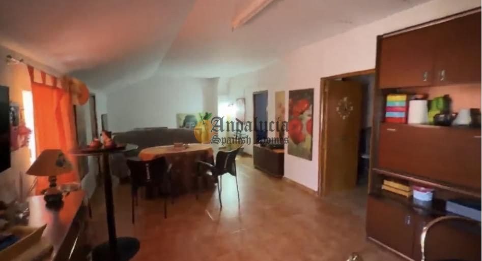 4 soverom Villa til salgs i Tocon med garasje - € 78 000 (Ref: 8167325)