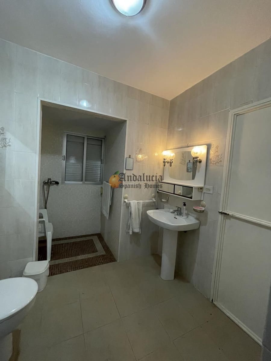 4 soverom Villa til salgs i Tocon med garasje - € 78 000 (Ref: 8167325)