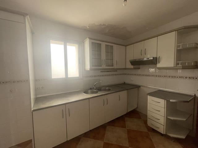 3 soveværelse Villa til salg i Moraleda de Zafayona med garage - € 65.000 (Ref: 8233863)