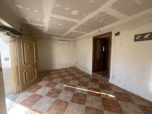 3 soveværelse Villa til salg i Moraleda de Zafayona med garage - € 65.000 (Ref: 8233863)