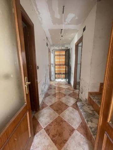 3 soveværelse Villa til salg i Moraleda de Zafayona med garage - € 65.000 (Ref: 8233863)