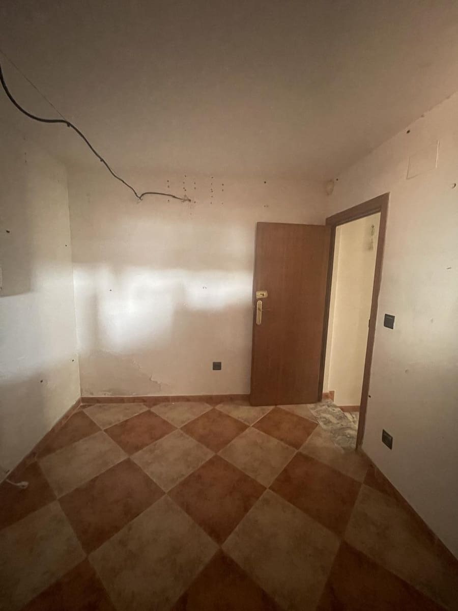 3 soveværelse Villa til salg i Moraleda de Zafayona med garage - € 65.000 (Ref: 8233863)