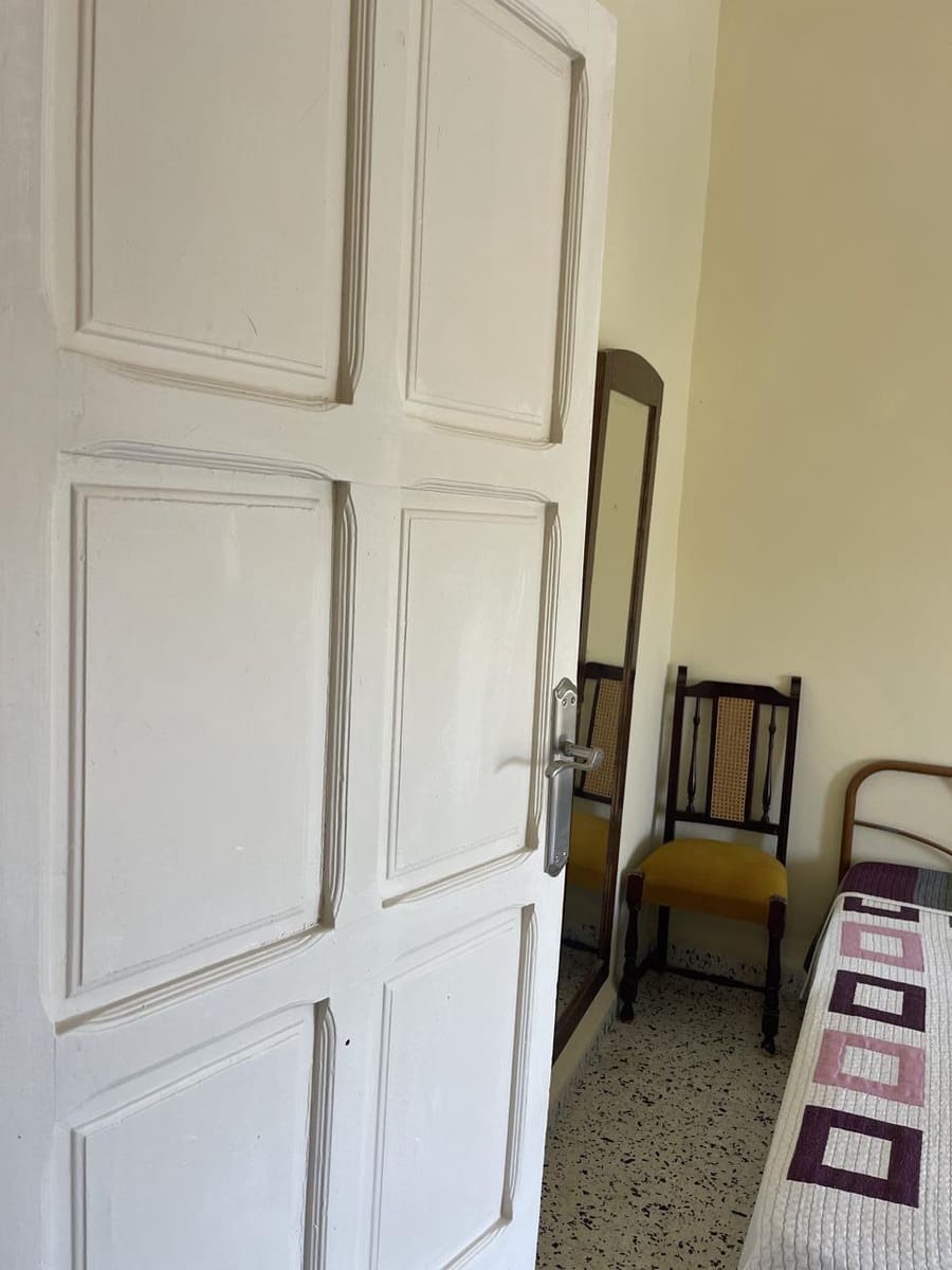 4 bedroom Villa for sale in Moraleda de Zafayona - € 62,000 (Ref: 8376380)