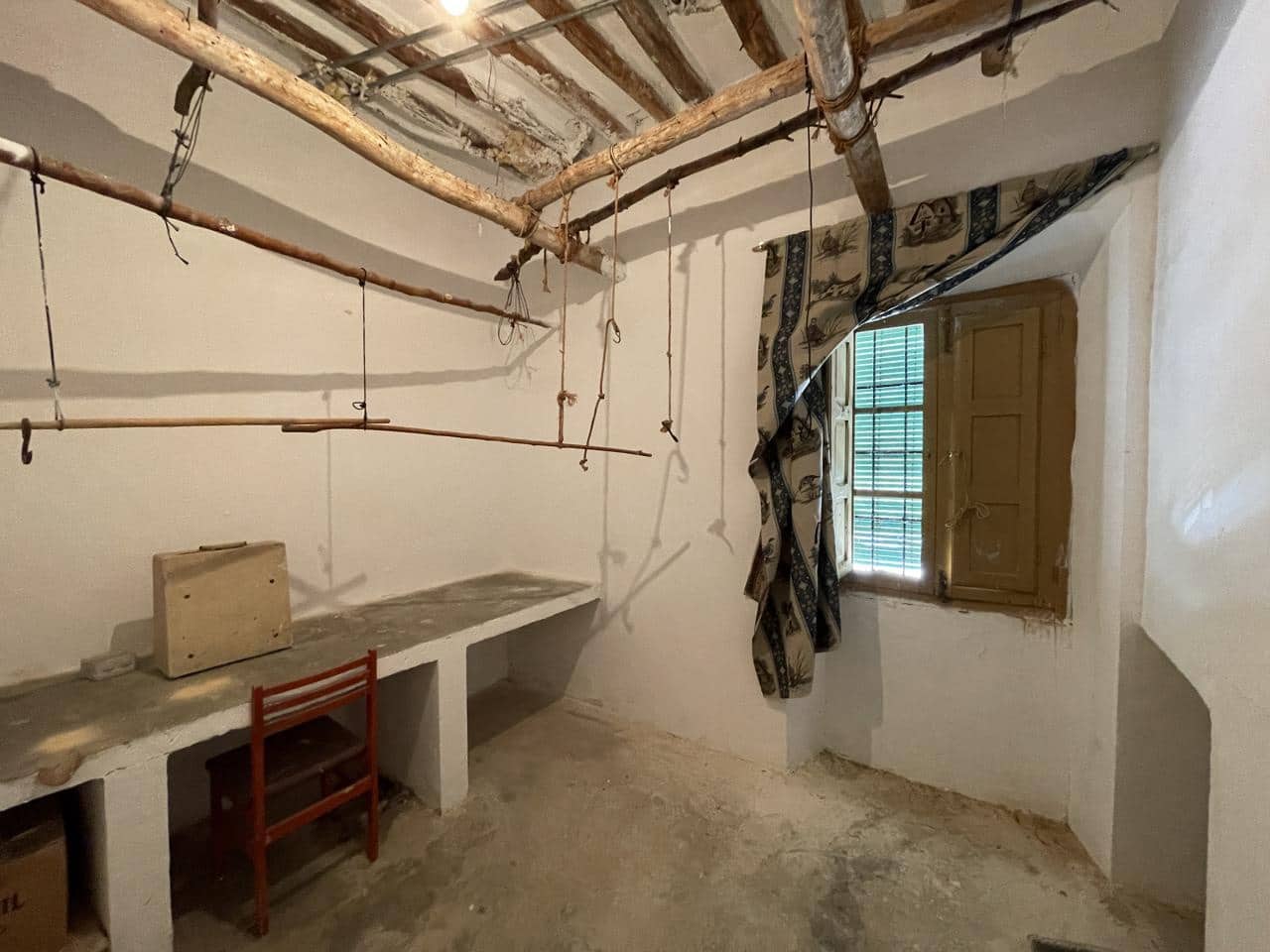 4 bedroom Villa for sale in Moraleda de Zafayona - € 62,000 (Ref: 8376380)