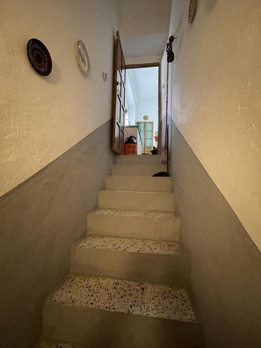 4 bedroom Villa for sale in Moraleda de Zafayona - € 62,000 (Ref: 8376380)