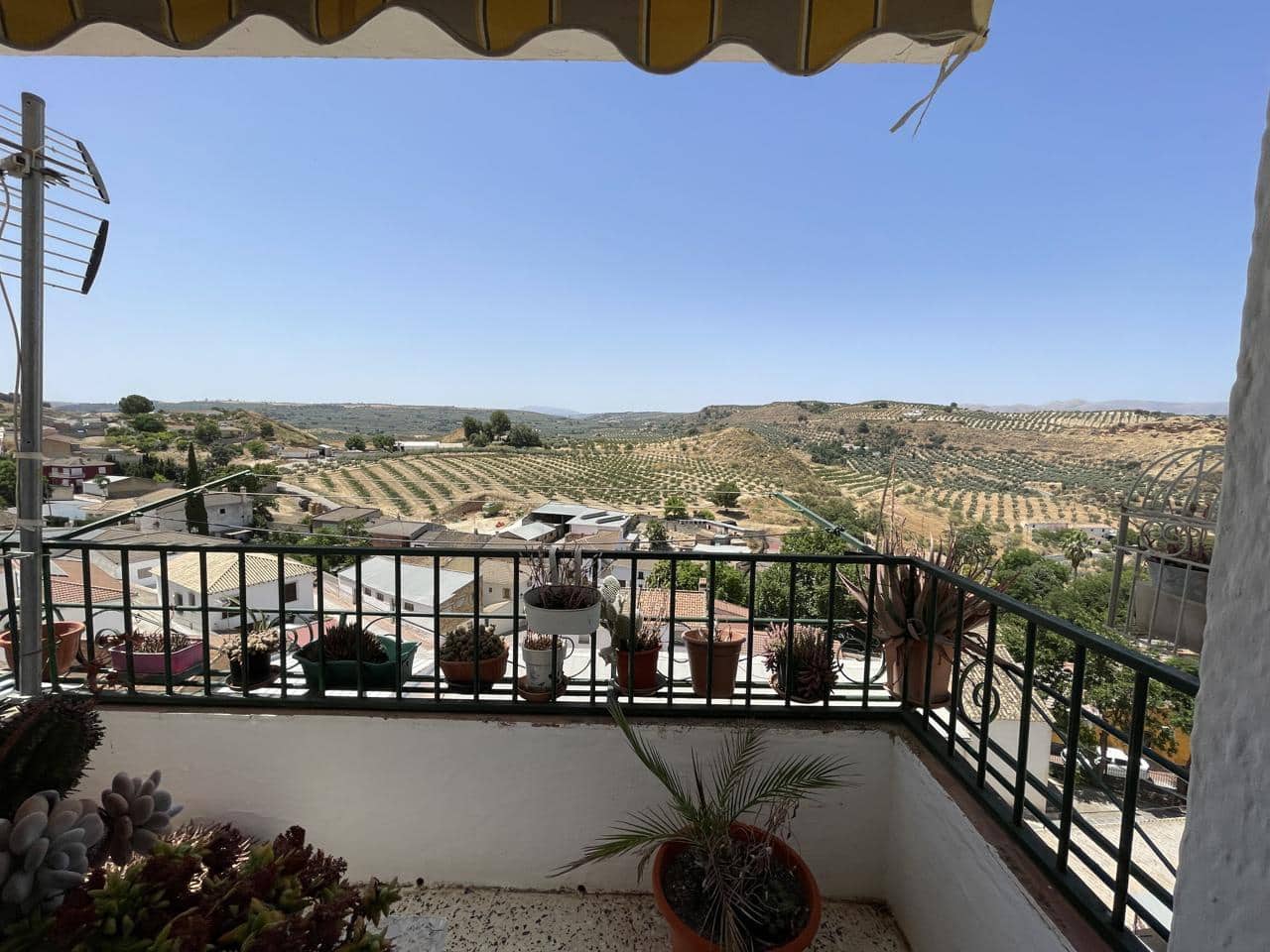 4 bedroom Villa for sale in Moraleda de Zafayona - € 62,000 (Ref: 8376380)