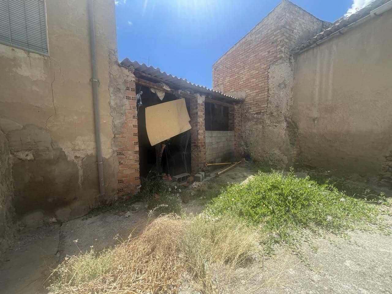 3 soveværelse Villa til salg i Cacin - € 60.000 (Ref: 8411100)