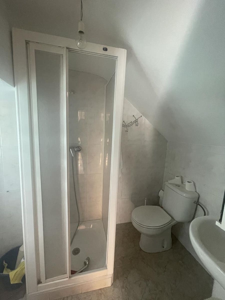 Chalet de 3 habitaciones en Cacín en venta - 60.000 € (Ref: 8411100)