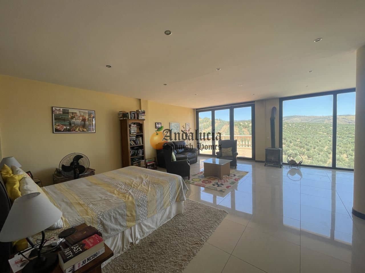 5 soveværelse Villa til salg i Loja med swimmingpool garage - € 380.000 (Ref: 8428325)