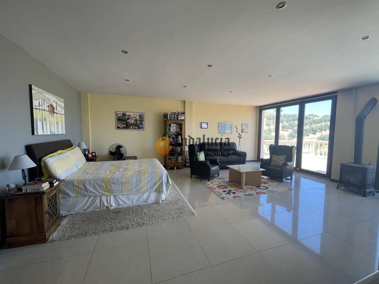 5 soveværelse Villa til salg i Loja med swimmingpool garage - € 380.000 (Ref: 8428325)