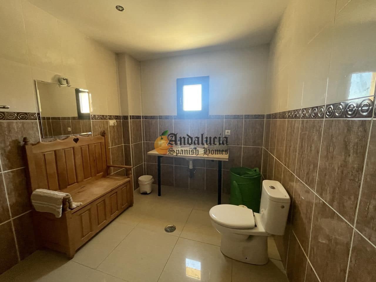 5 soveværelse Villa til salg i Loja med swimmingpool garage - € 380.000 (Ref: 8428325)