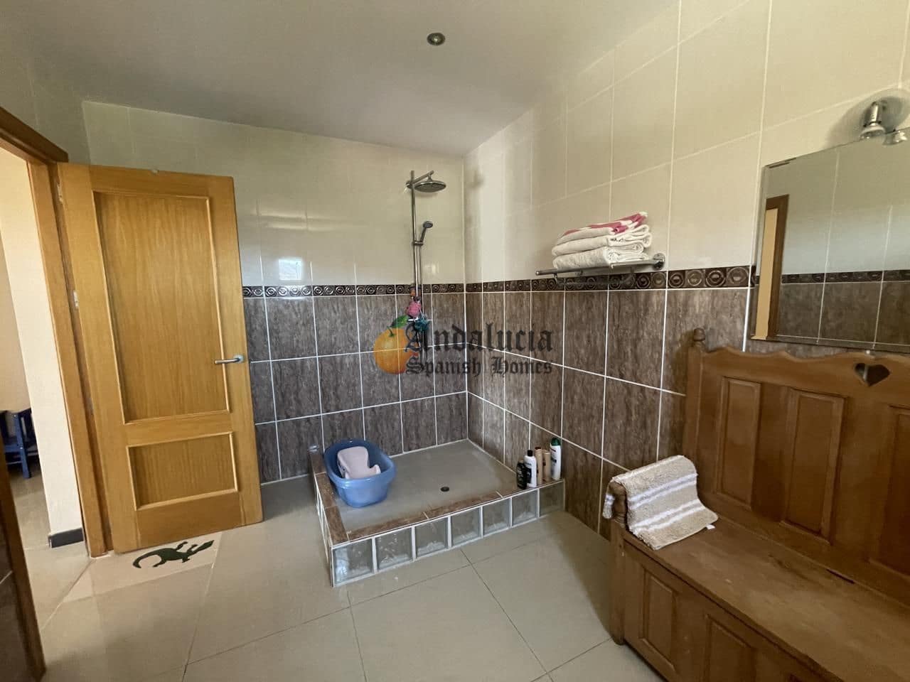 5 soveværelse Villa til salg i Loja med swimmingpool garage - € 380.000 (Ref: 8428325)