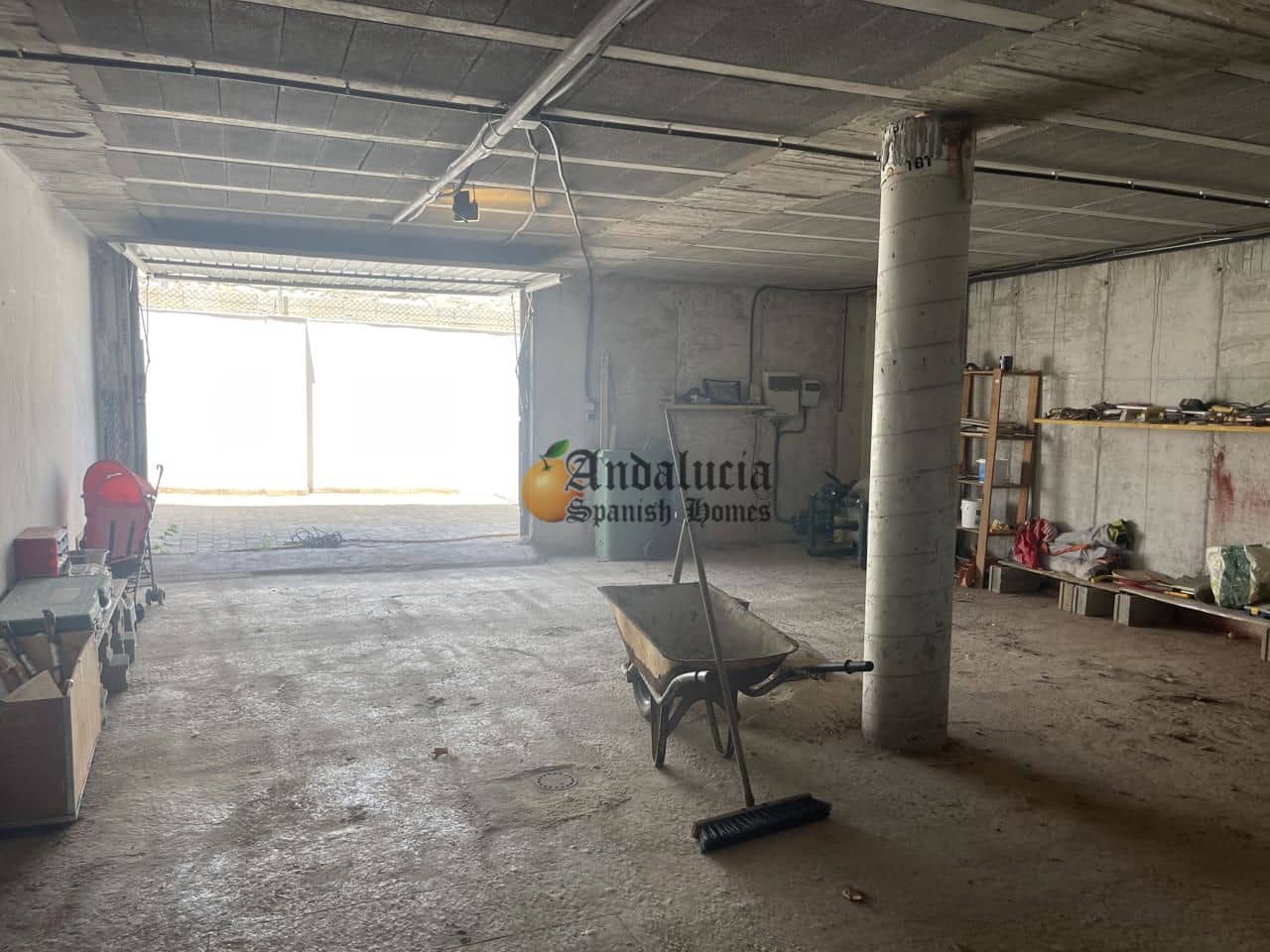 5 soveværelse Villa til salg i Loja med swimmingpool garage - € 380.000 (Ref: 8428325)