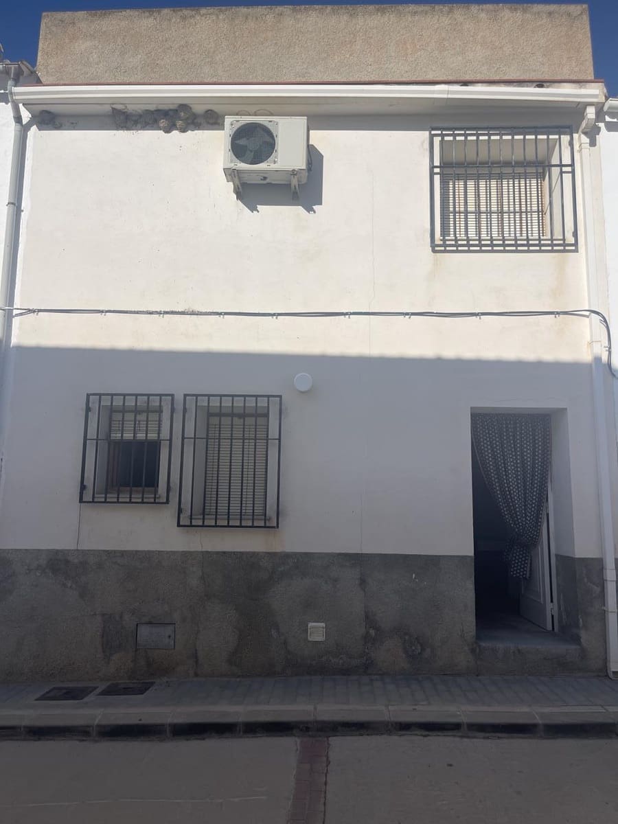 4 soveværelse Villa til salg i Cacin - € 45.000 (Ref: 8484963)