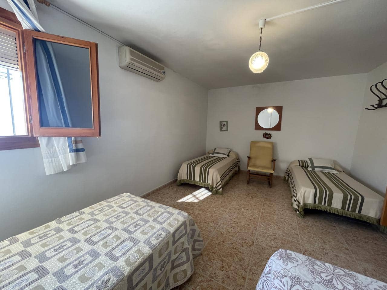 4 soveværelse Villa til salg i Cacin - € 45.000 (Ref: 8484963)