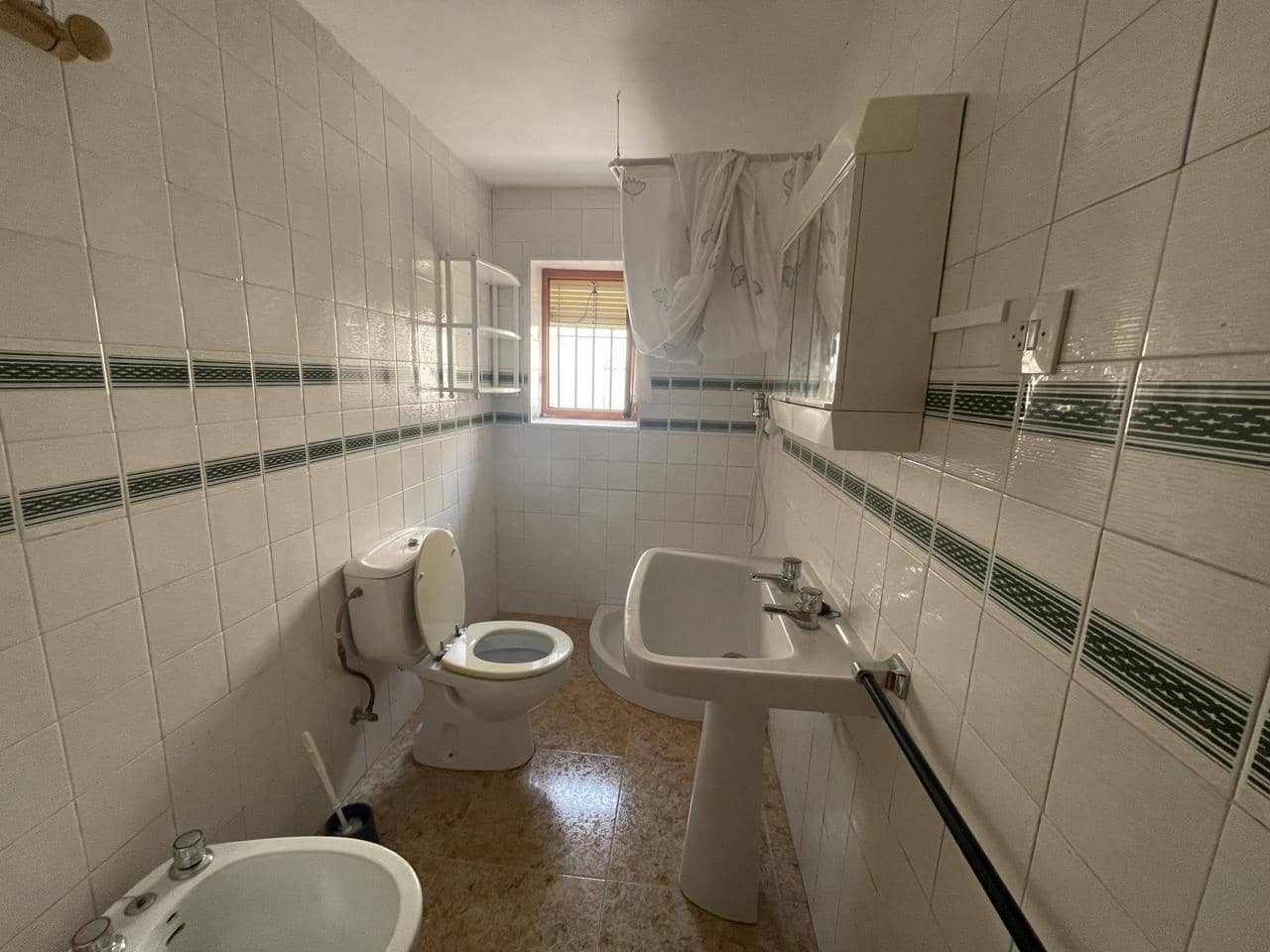 Chalet de 4 habitaciones en Cacín en venta - 45.000 € (Ref: 8484963)