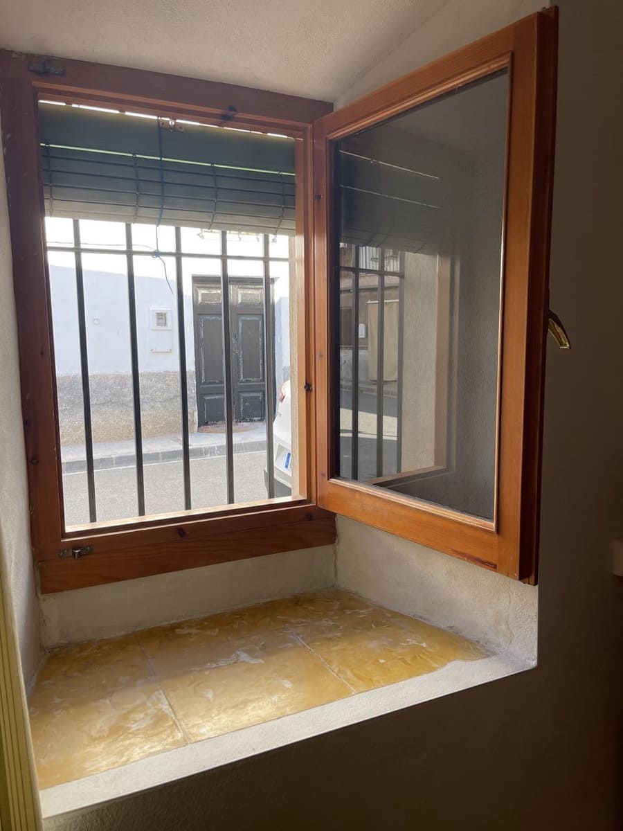 Chalet de 4 habitaciones en Cacín en venta - 45.000 € (Ref: 8484963)