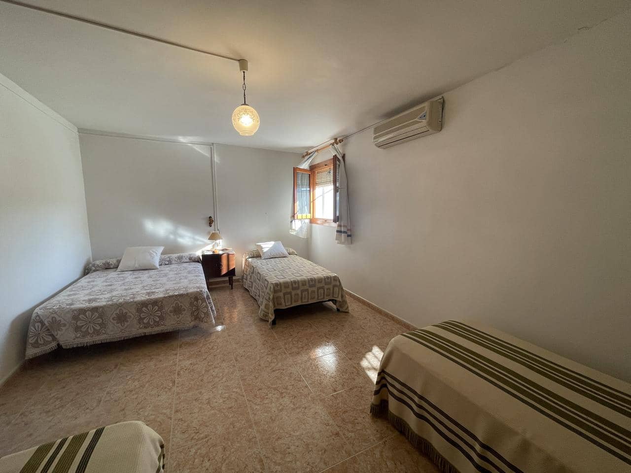 Chalet de 4 habitaciones en Cacín en venta - 45.000 € (Ref: 8484963)