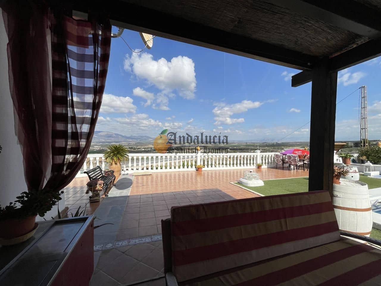 4 soveværelse Villa til salg i Moraleda de Zafayona med swimmingpool garage - € 260.000 (Ref: 8875472)