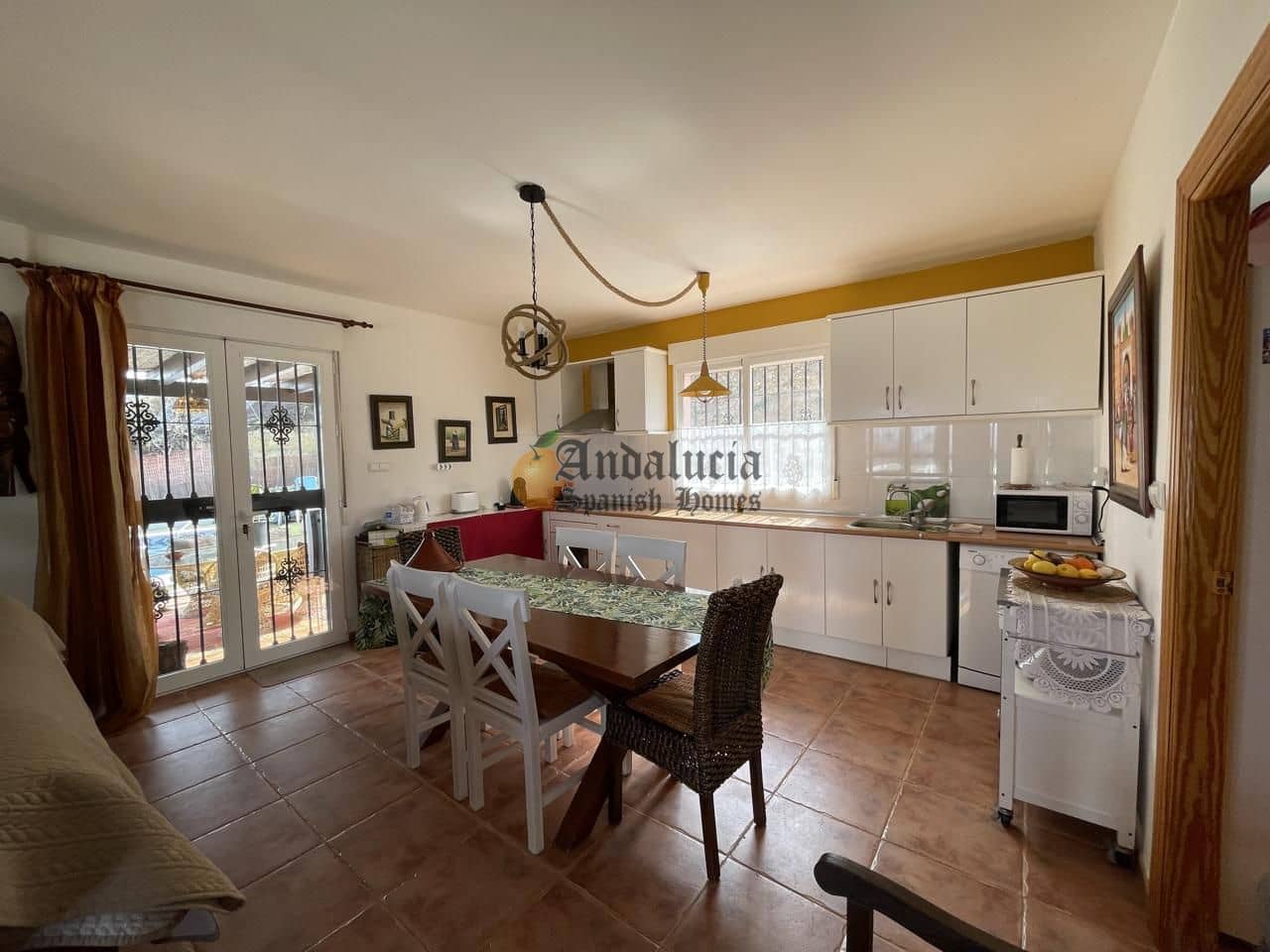 4 soveværelse Villa til salg i Moraleda de Zafayona med swimmingpool garage - € 260.000 (Ref: 8875472)