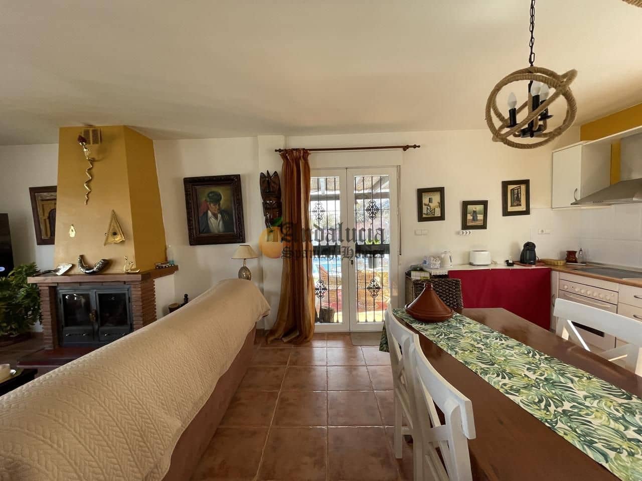 4 soveværelse Villa til salg i Moraleda de Zafayona med swimmingpool garage - € 260.000 (Ref: 8875472)