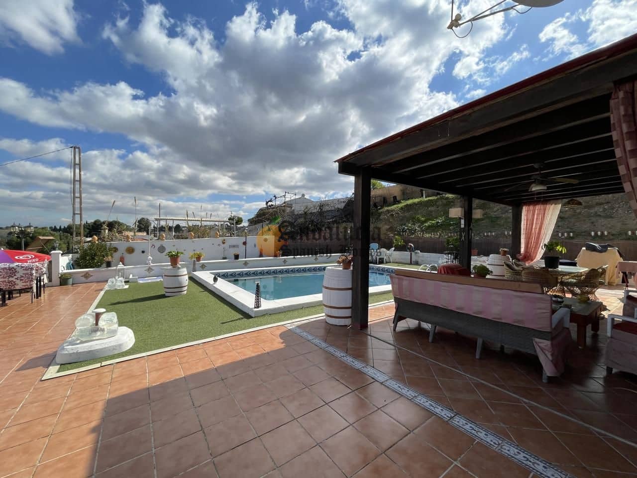 4 soveværelse Villa til salg i Moraleda de Zafayona med swimmingpool garage - € 260.000 (Ref: 8875472)