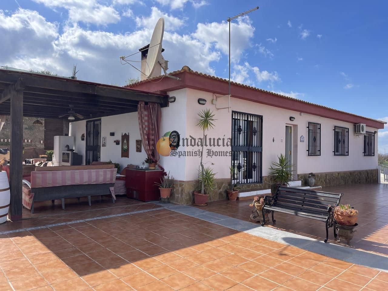 4 soveværelse Villa til salg i Moraleda de Zafayona med swimmingpool garage - € 260.000 (Ref: 8875472)