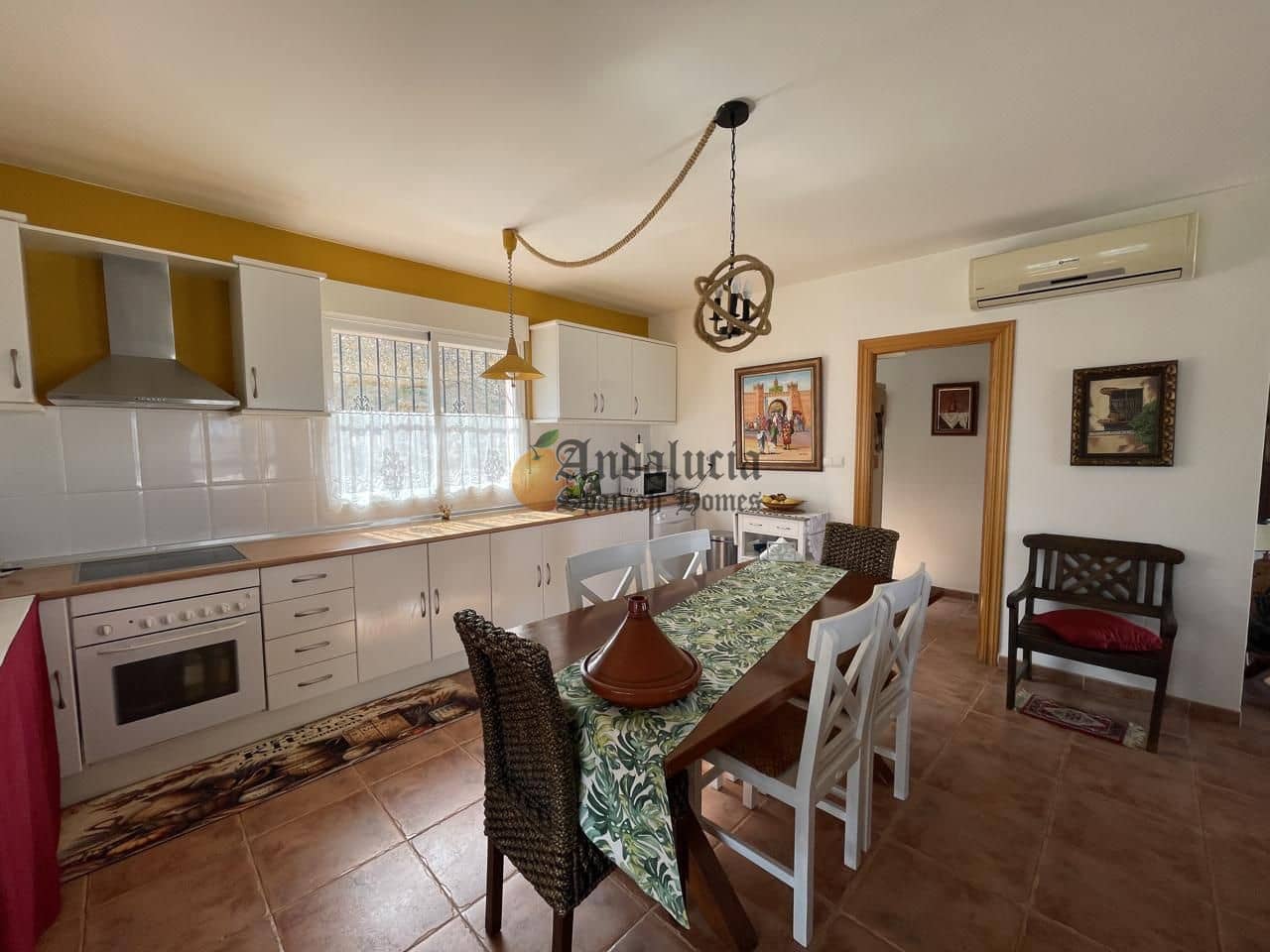 4 soveværelse Villa til salg i Moraleda de Zafayona med swimmingpool garage - € 260.000 (Ref: 8875472)