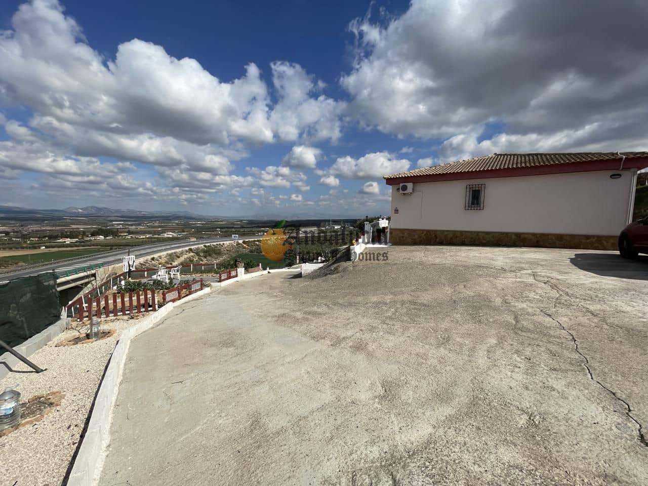 4 soveværelse Villa til salg i Moraleda de Zafayona med swimmingpool garage - € 260.000 (Ref: 8875472)