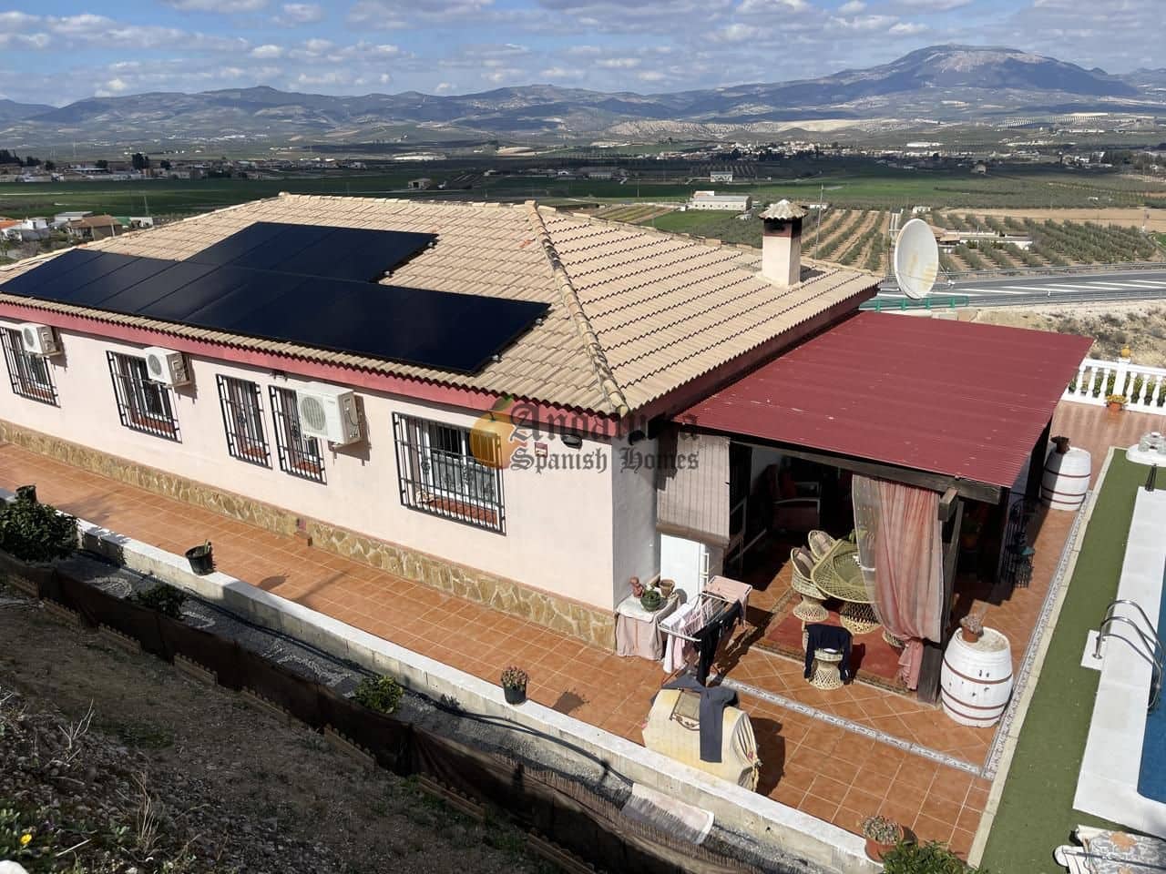 4 soveværelse Villa til salg i Moraleda de Zafayona med swimmingpool garage - € 260.000 (Ref: 8875472)