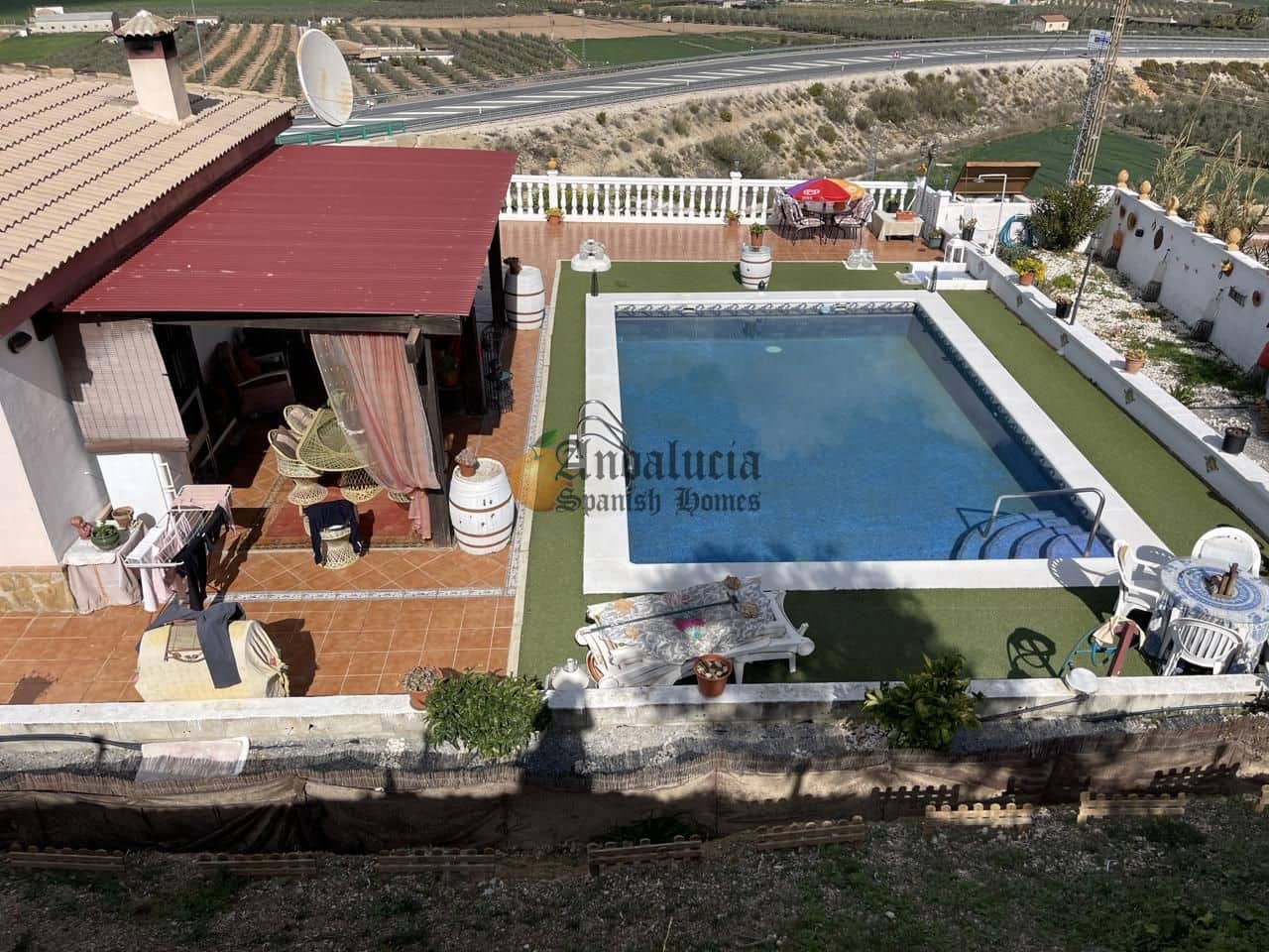 4 soveværelse Villa til salg i Moraleda de Zafayona med swimmingpool garage - € 260.000 (Ref: 8875472)