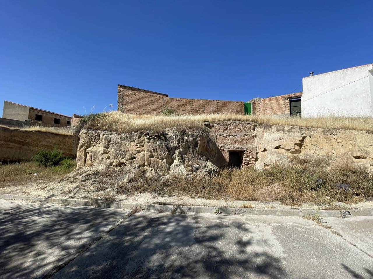 2 soveværelse Villa til salg i Moraleda de Zafayona med garage - € 50.000 (Ref: 9016730)