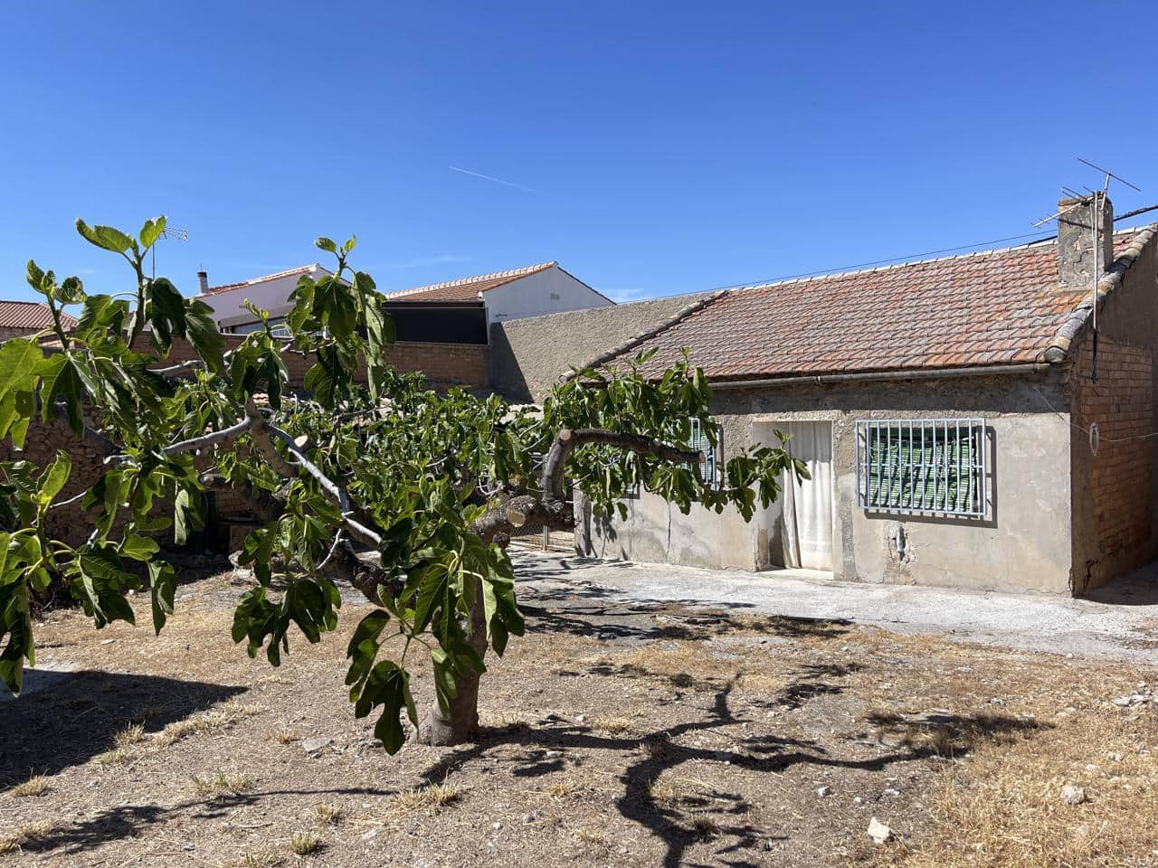 2 soveværelse Villa til salg i Moraleda de Zafayona med garage - € 50.000 (Ref: 9016730)