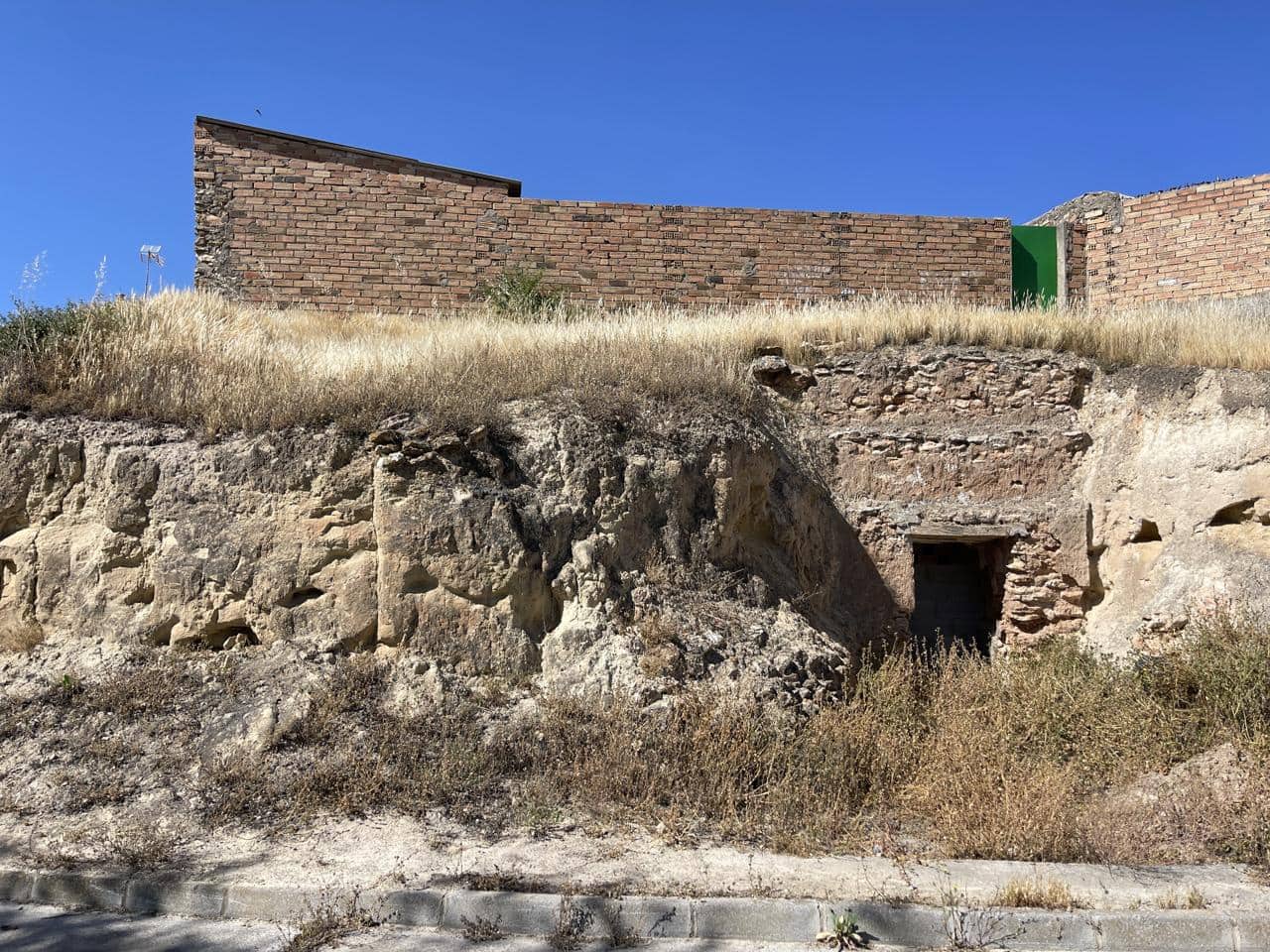 2 soveværelse Villa til salg i Moraleda de Zafayona med garage - € 50.000 (Ref: 9016730)