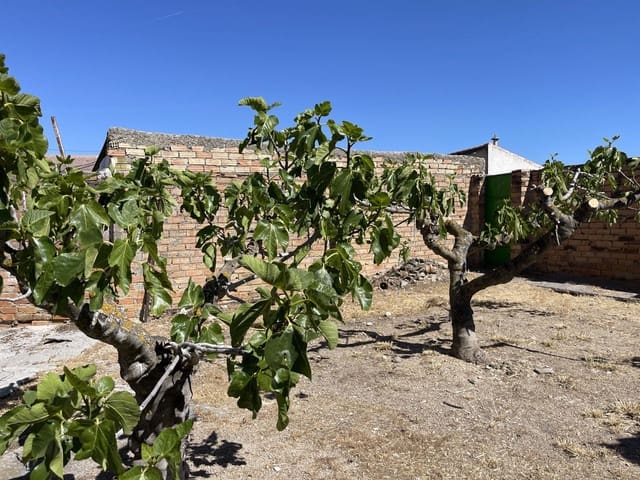 2 soveværelse Villa til salg i Moraleda de Zafayona med garage - € 50.000 (Ref: 9016730)