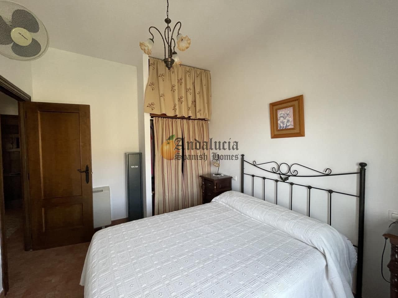 4 soveværelse Villa til salg i Montefrio med swimmingpool - € 390.000 (Ref: 9058666)