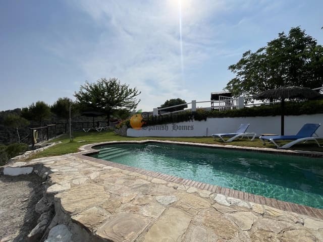 4 soveværelse Villa til salg i Montefrío med swimmingpool - € 390.000 (Ref: 9058666)