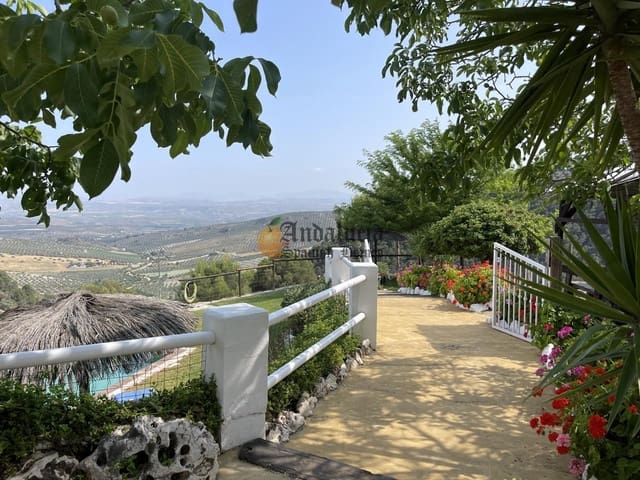 4 soveværelse Villa til salg i Montefrío med swimmingpool - € 390.000 (Ref: 9058666)