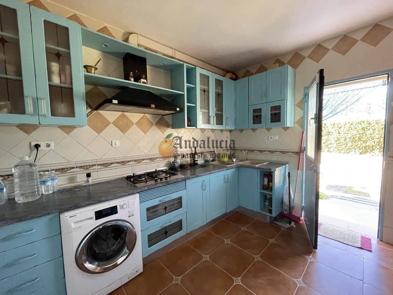 Chalet de 4 habitaciones en Moraleda de Zafayona en venta - 250.000 € (Ref: 9060150)