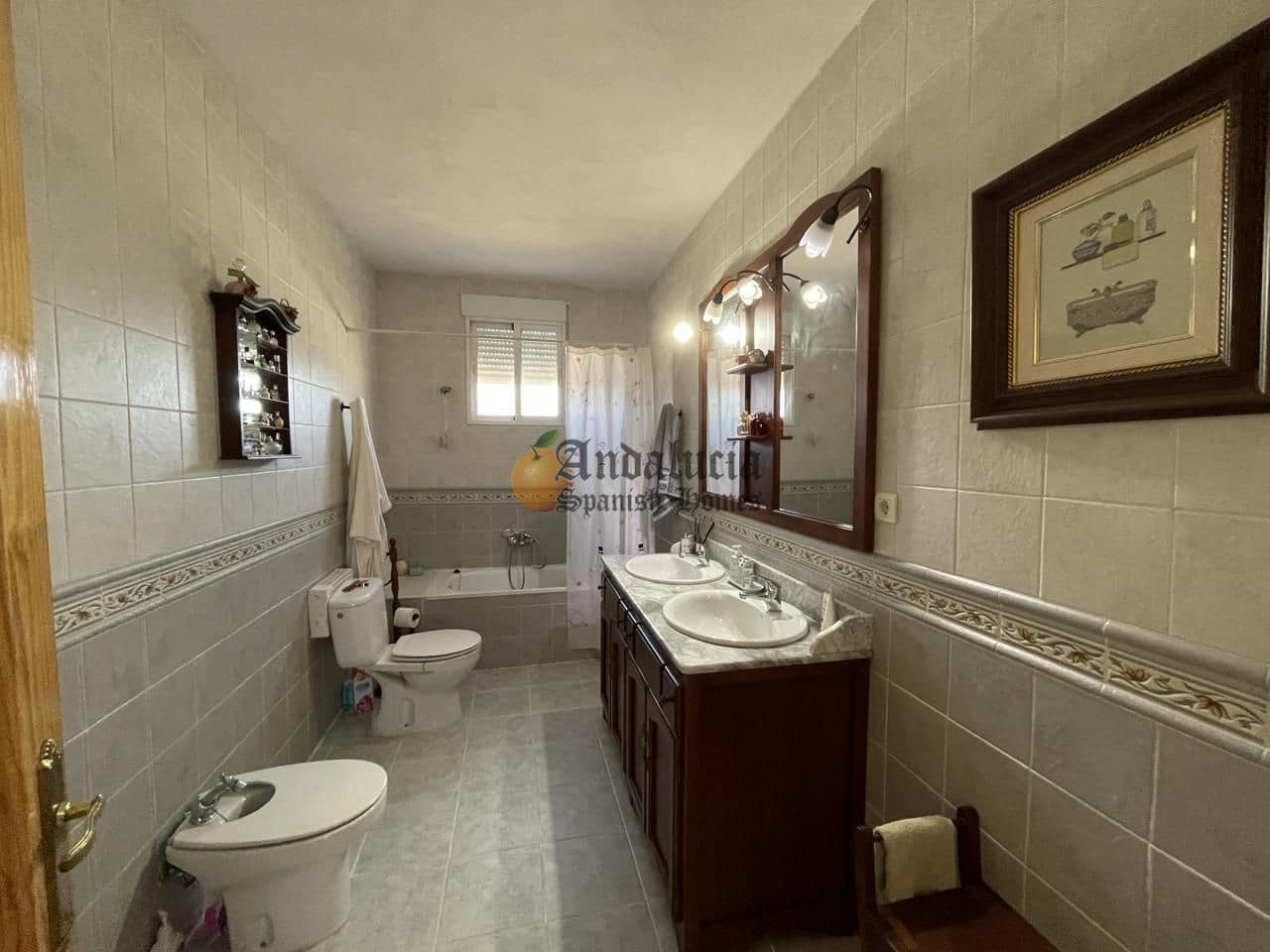 Chalet de 4 habitaciones en Moraleda de Zafayona en venta - 250.000 € (Ref: 9060150)