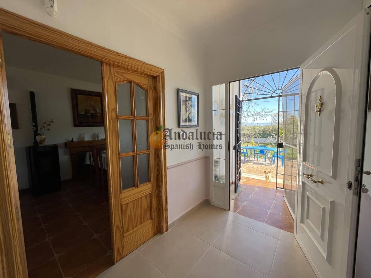 Chalet de 4 habitaciones en Moraleda de Zafayona en venta - 250.000 € (Ref: 9060150)