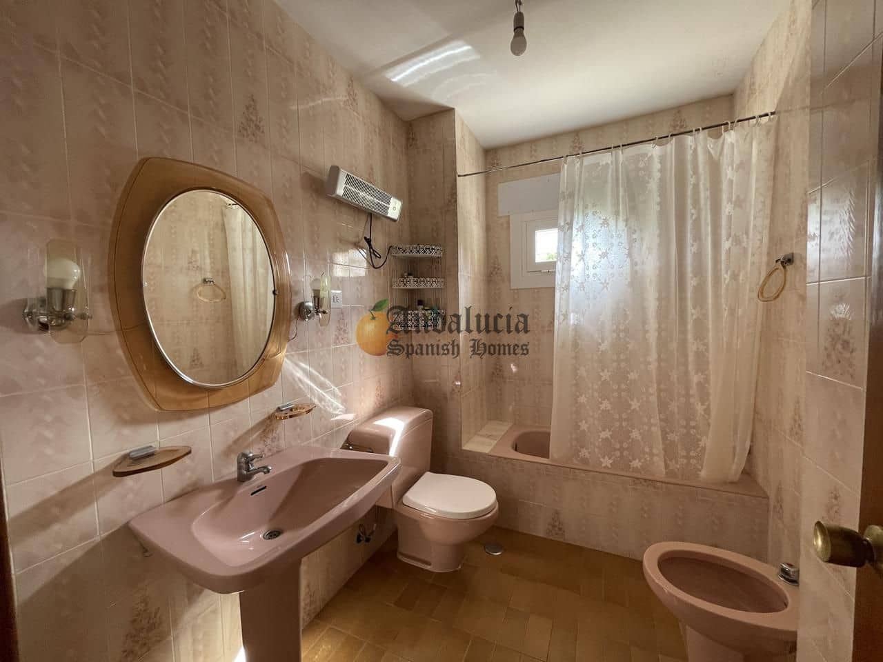 4 soveværelse Villa til salg i Illora med swimmingpool - € 198.000 (Ref: 9142510)