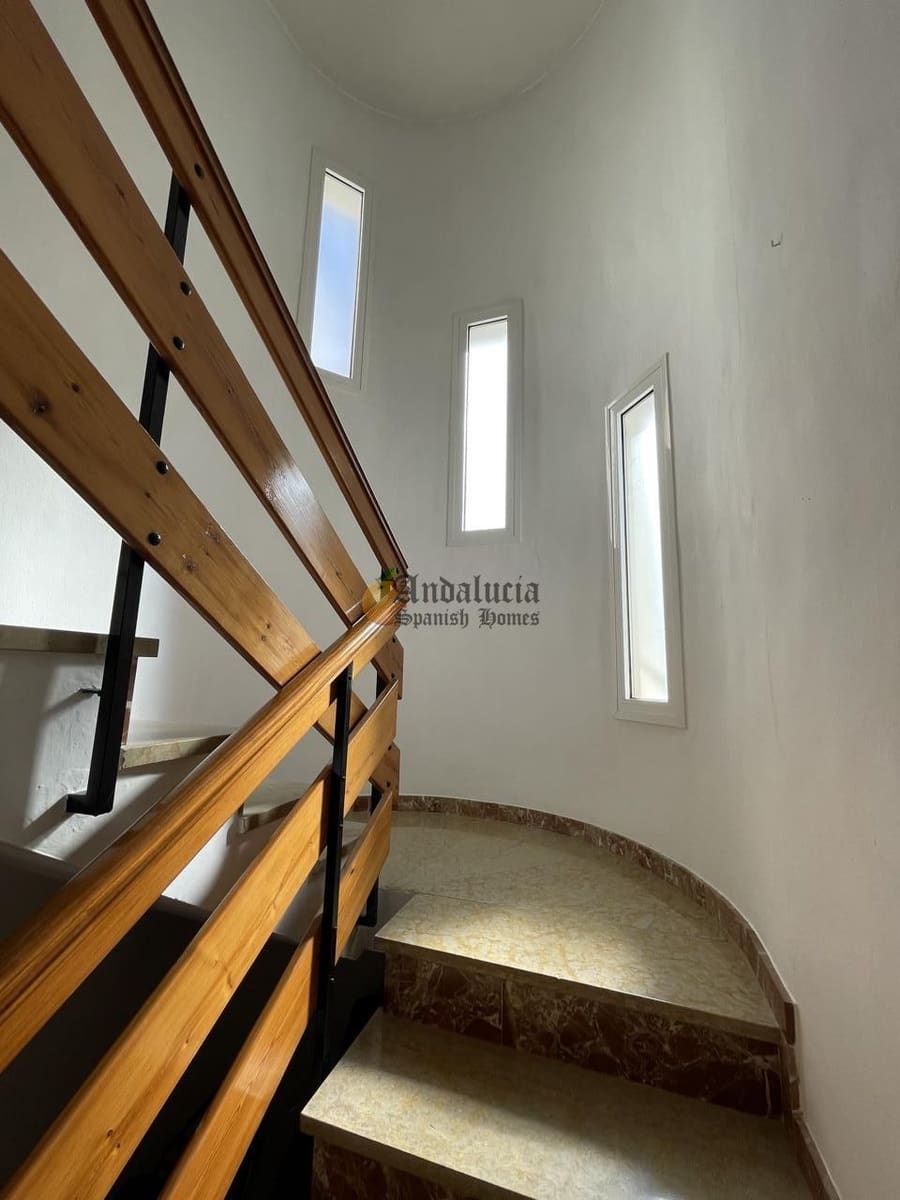 4 soveværelse Villa til salg i Illora med swimmingpool - € 198.000 (Ref: 9142510)