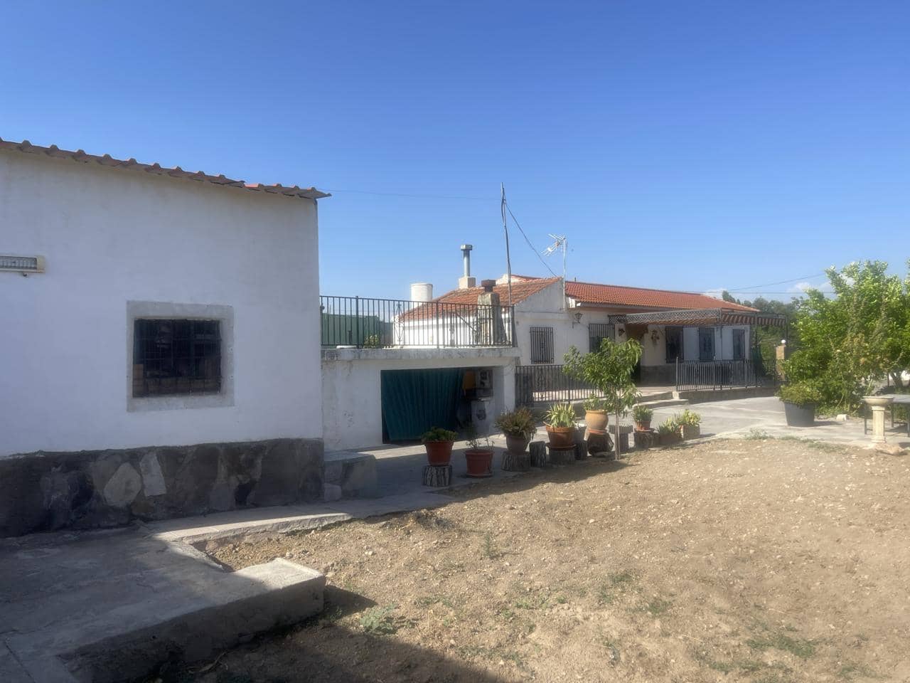 3 bedroom Villa for sale in Moraleda de Zafayona with pool - € 212,000 (Ref: 9168993)