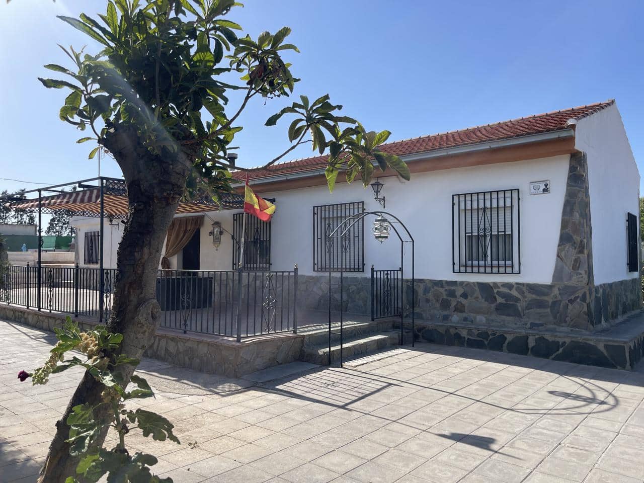 3 bedroom Villa for sale in Moraleda de Zafayona with pool - € 212,000 (Ref: 9168993)