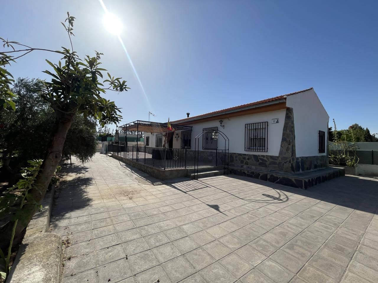 3 bedroom Villa for sale in Moraleda de Zafayona with pool - € 212,000 (Ref: 9168993)